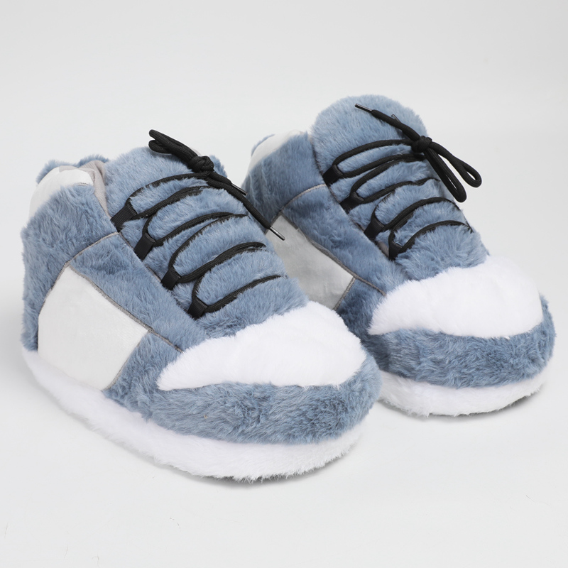 Warm Plush Sneaker Slippers, T - Sneaker Care Set recensione e prezzo